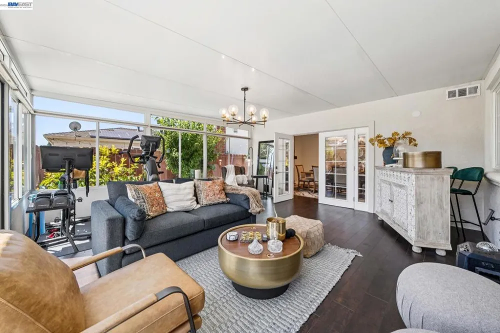 2485 Medallion Dr Union City, CA 94587