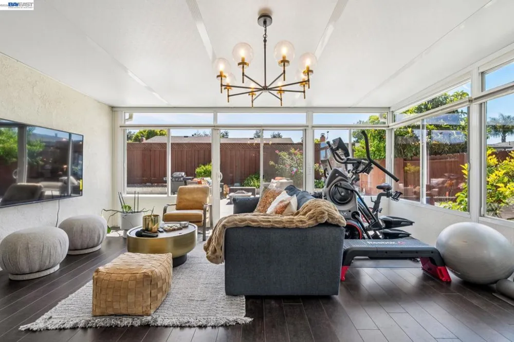 2485 Medallion Dr Union City, CA 94587