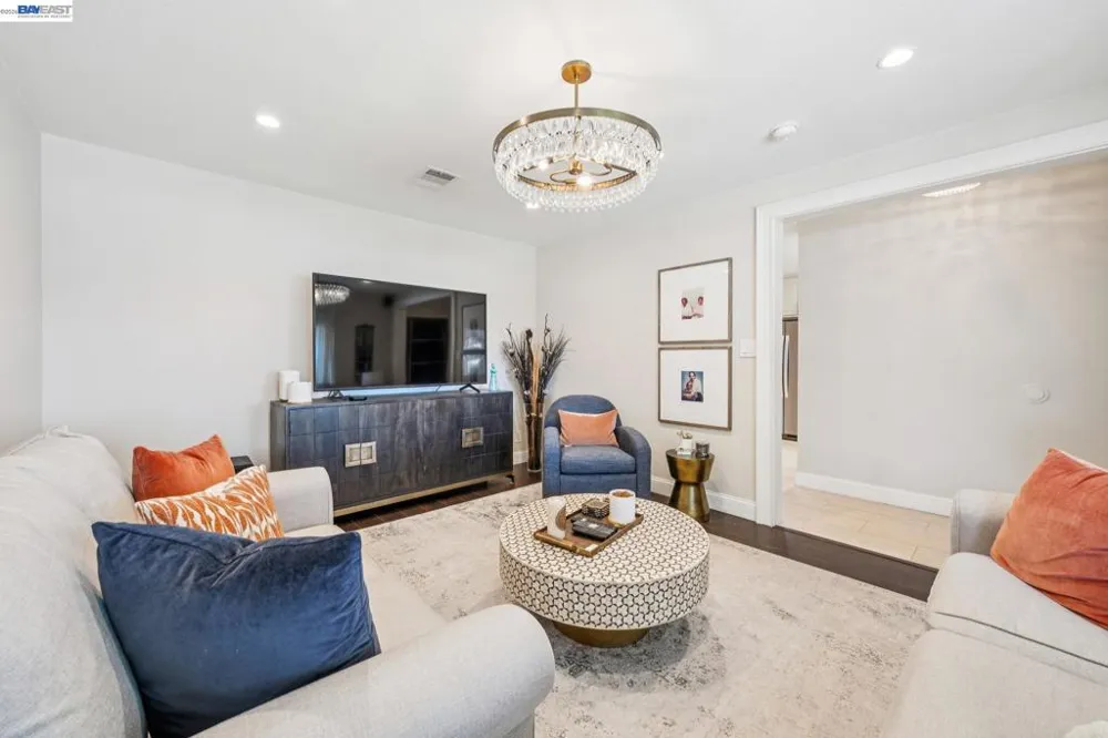 2485 Medallion Dr Union City, CA 94587