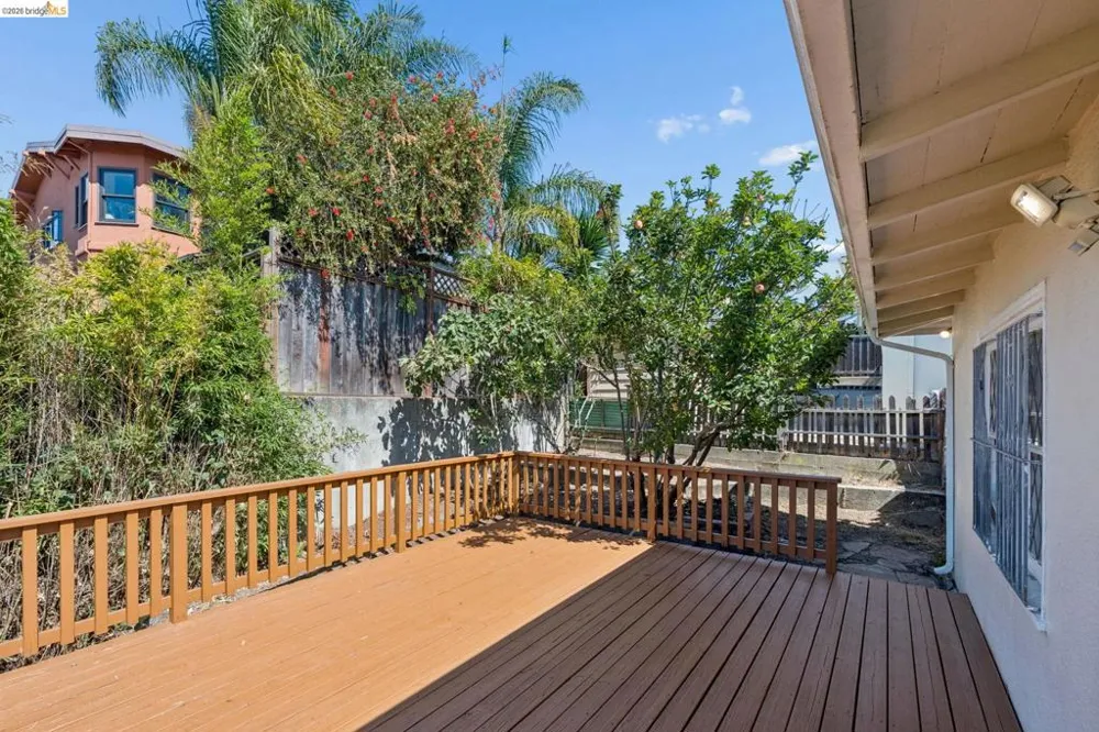 521 Zorah St Oakland, CA 94606