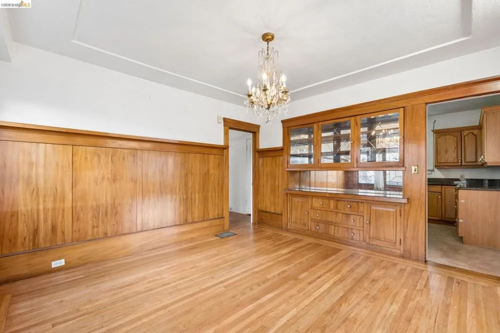 521 Zorah St Oakland, CA 94606