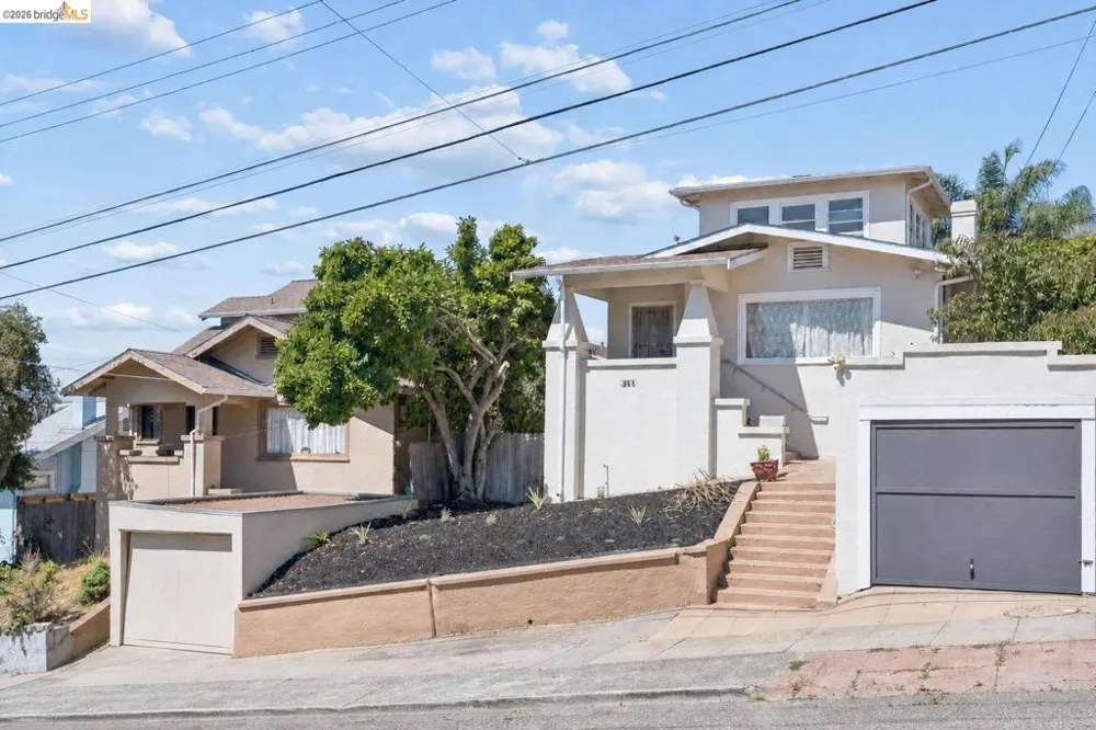 521 Zorah St Oakland, CA 94606