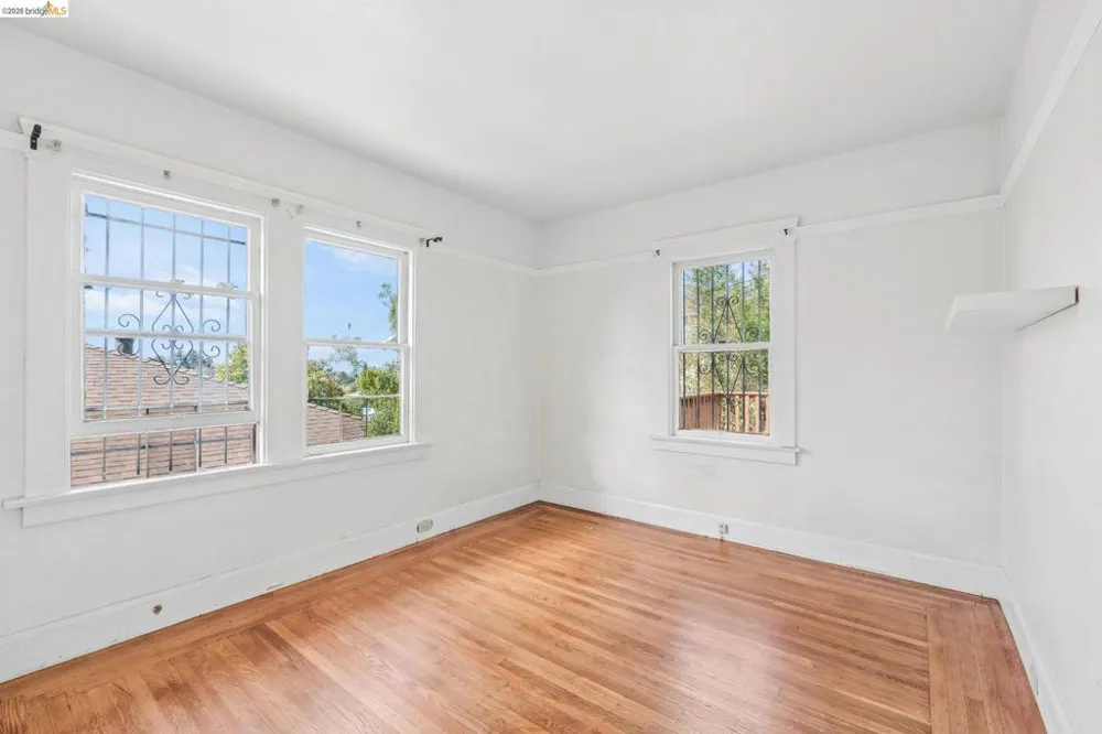 521 Zorah St Oakland, CA 94606