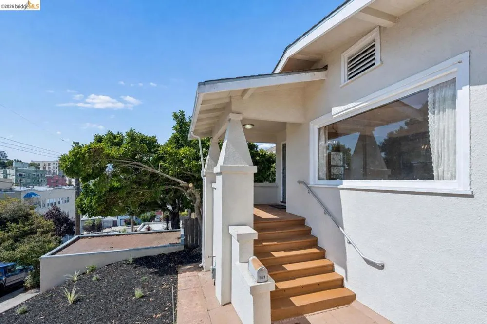 521 Zorah St Oakland, CA 94606