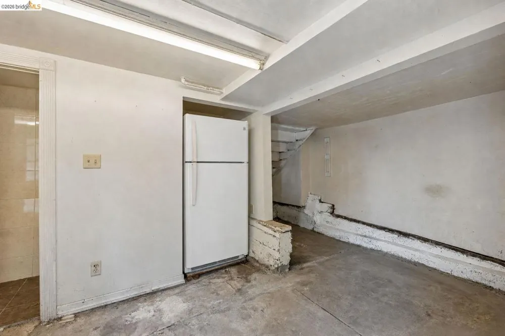 521 Zorah St Oakland, CA 94606