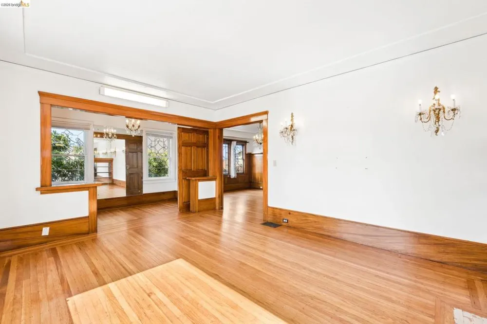 521 Zorah St Oakland, CA 94606