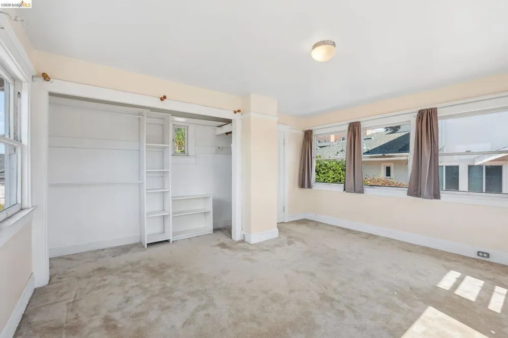 521 Zorah St Oakland, CA 94606