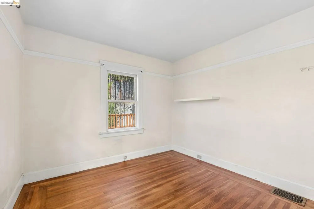 521 Zorah St Oakland, CA 94606