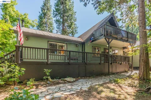 320 Airport Rd