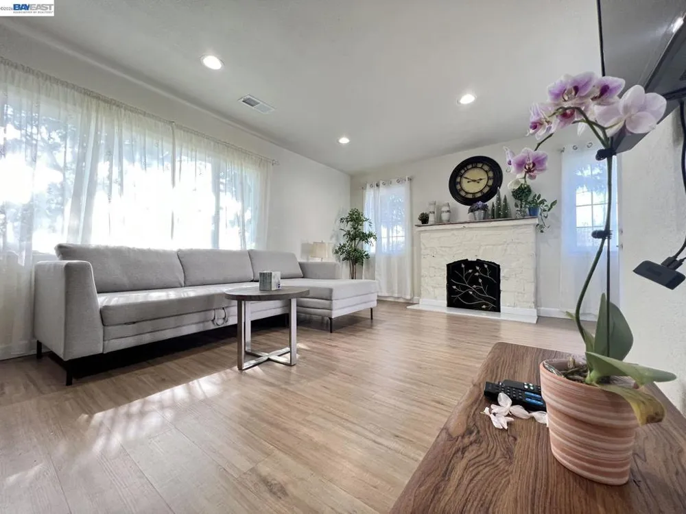 1630 159TH AVE San Leandro, CA 94578