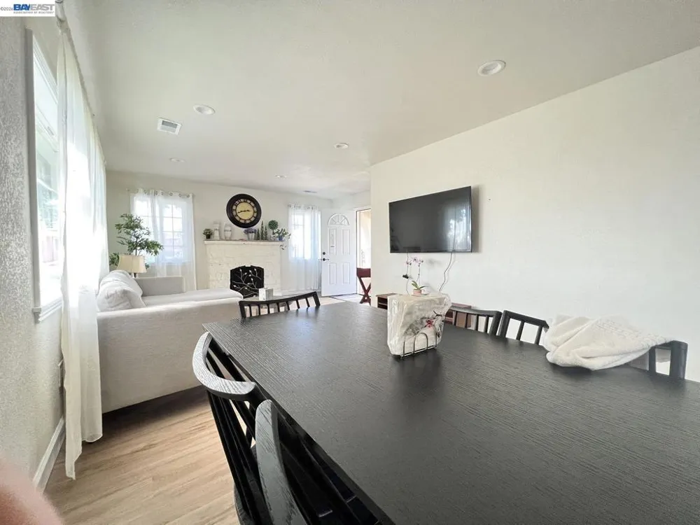 1630 159TH AVE San Leandro, CA 94578