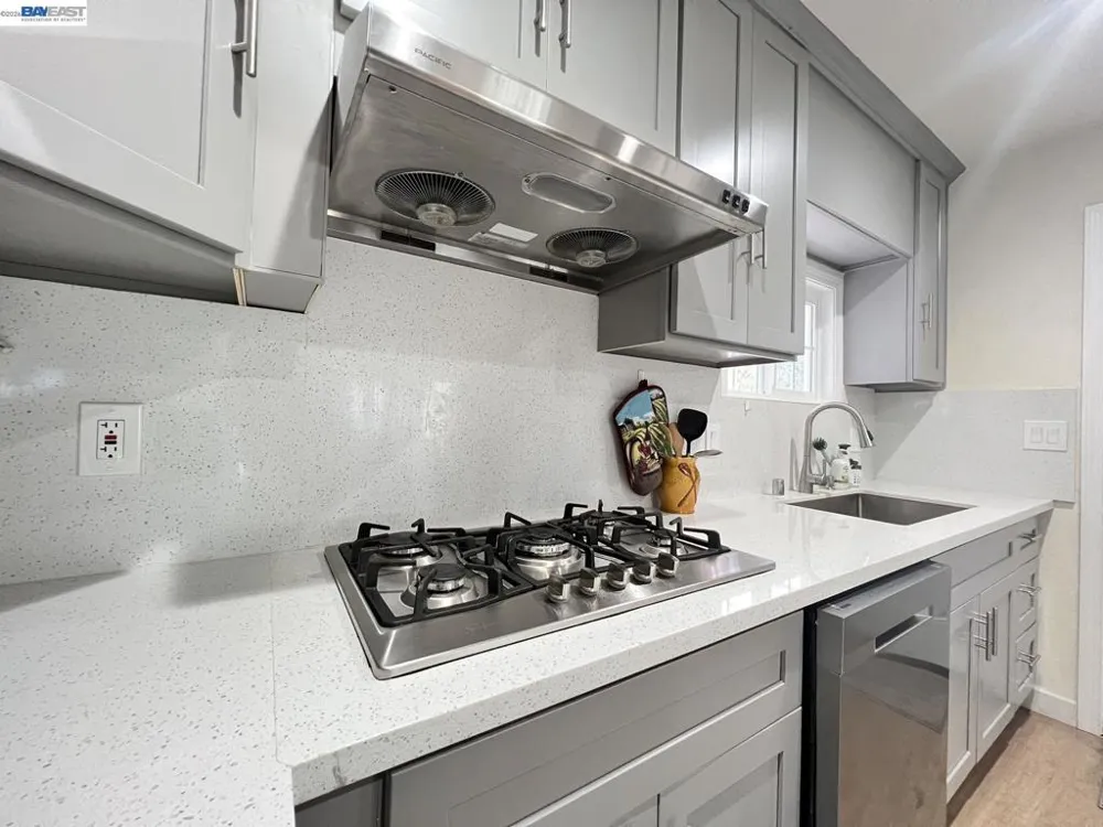 1630 159TH AVE San Leandro, CA 94578