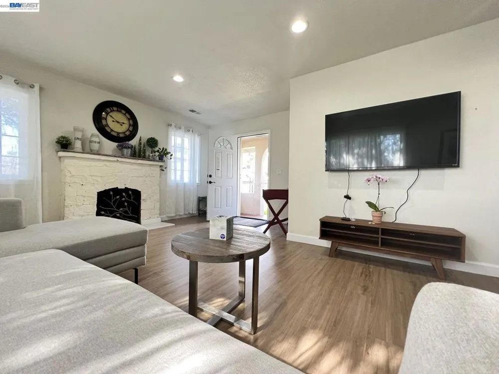 1630 159TH AVE San Leandro, CA 94578