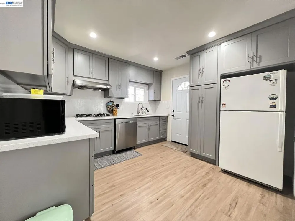 1630 159TH AVE San Leandro, CA 94578