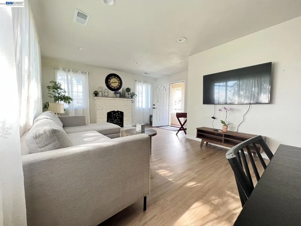 1630 159TH AVE San Leandro, CA 94578