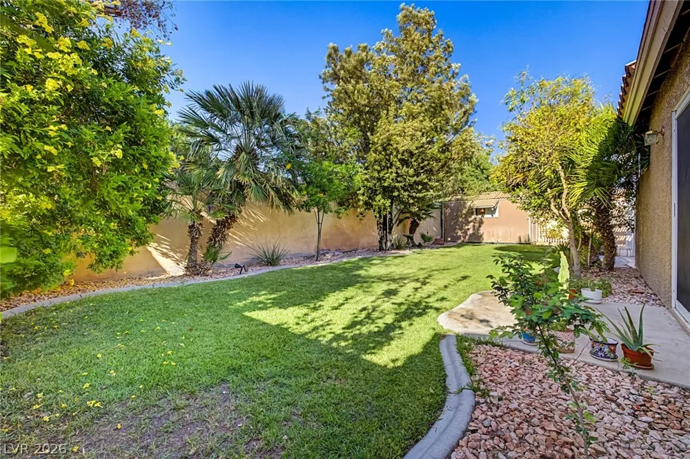 7632 Twisted Pine Avenue Las Vegas, NV 89131