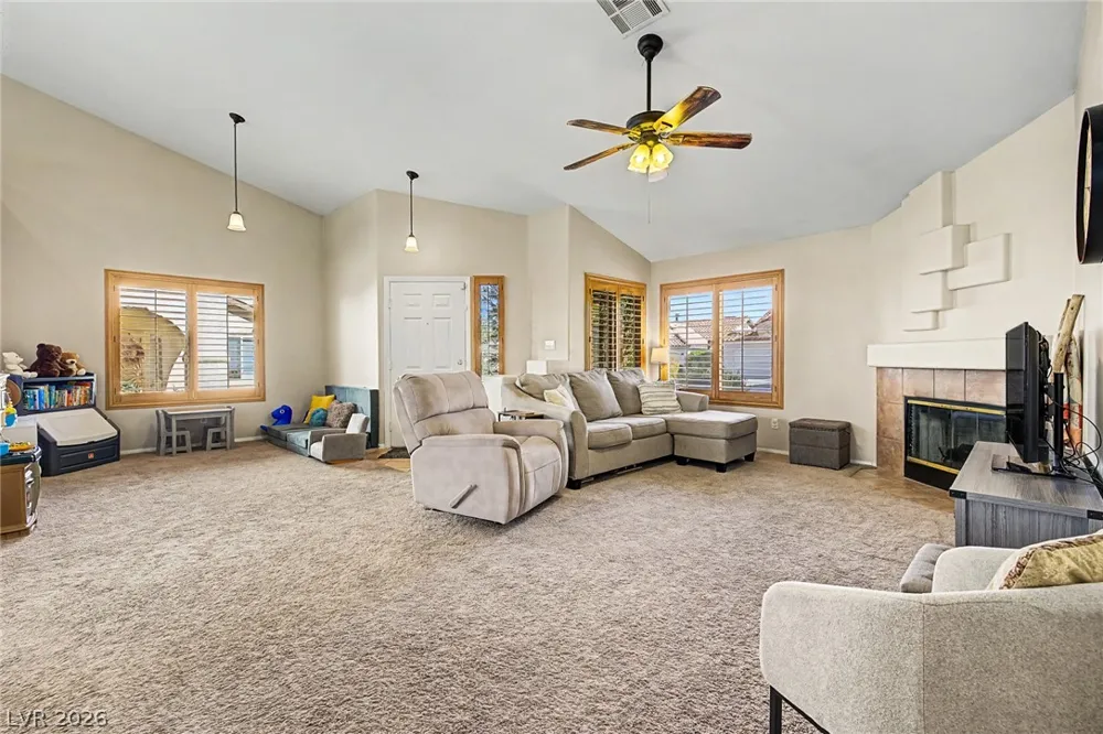 7632 Twisted Pine Avenue Las Vegas, NV 89131