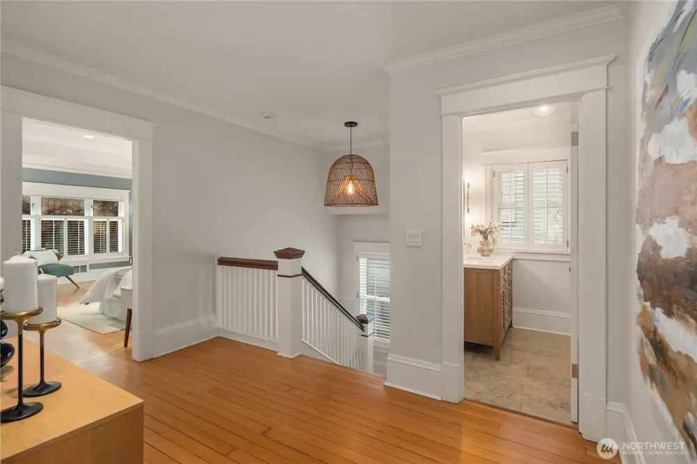 716 15th Avenue E Seattle, WA 98112