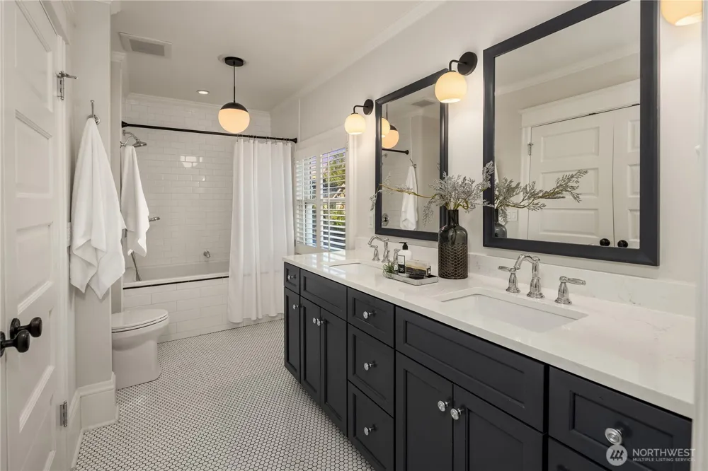 716 15th Avenue E Seattle, WA 98112