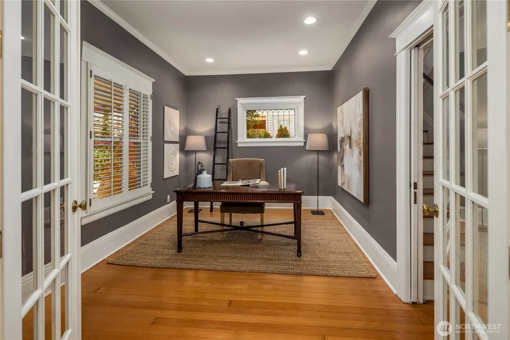 716 15th Avenue E Seattle, WA 98112