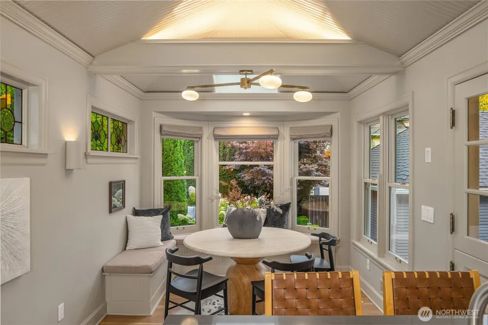 716 15th Avenue E Seattle, WA 98112