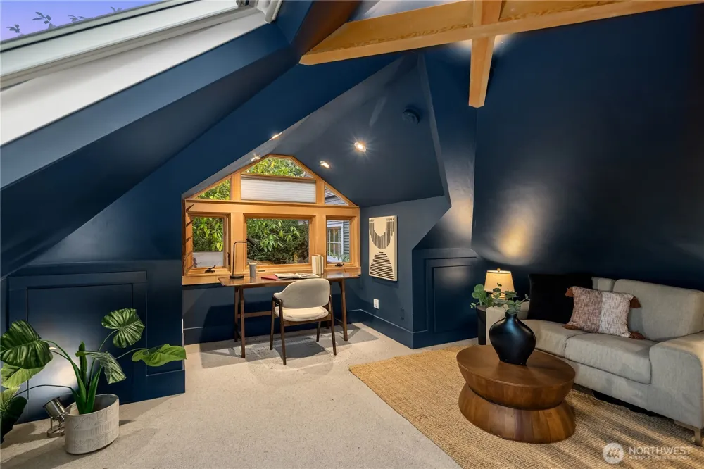 716 15th Avenue E Seattle, WA 98112