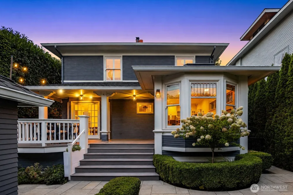 716 15th Avenue E Seattle, WA 98112