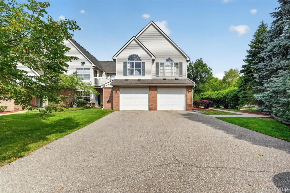 531 Brookfield Drive #81 Westland City, MI 48185
