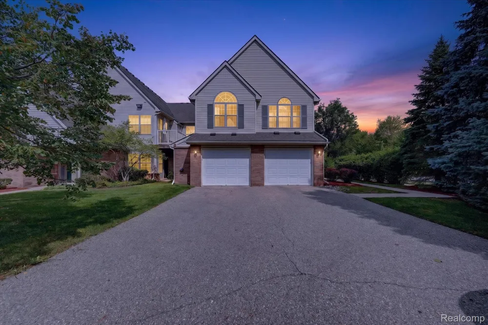 531 Brookfield Drive #81 Westland City, MI 48185