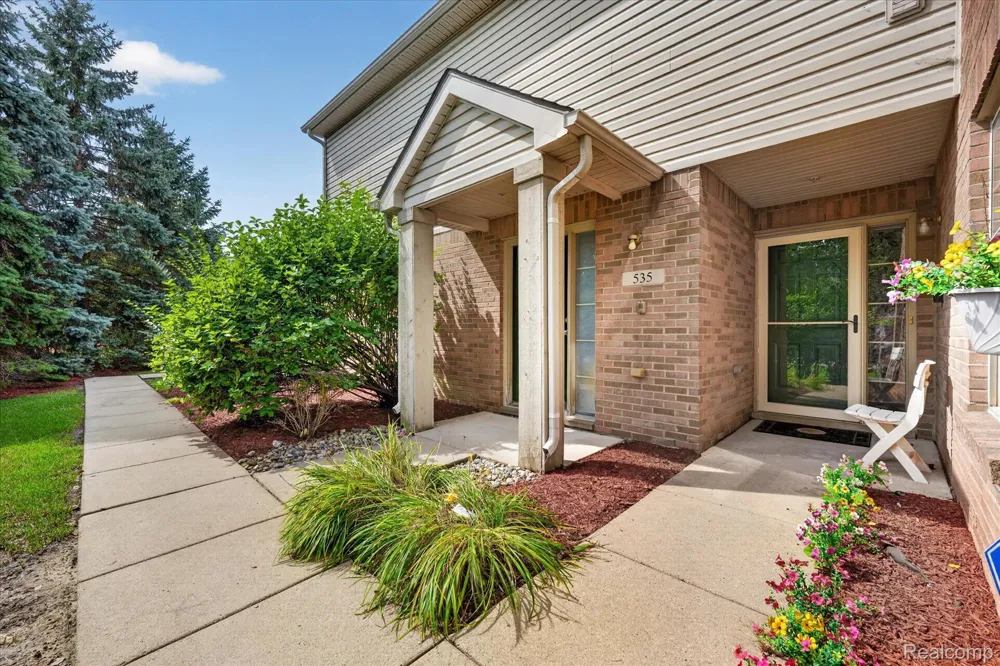 531 Brookfield Drive #81 Westland City, MI 48185