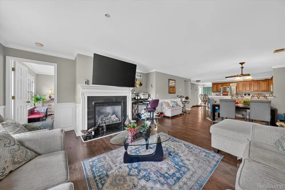 531 Brookfield Drive #81 Westland City, MI 48185