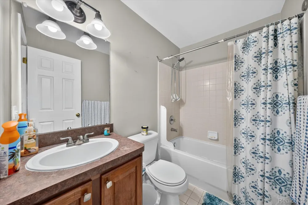531 Brookfield Drive #81 Westland City, MI 48185