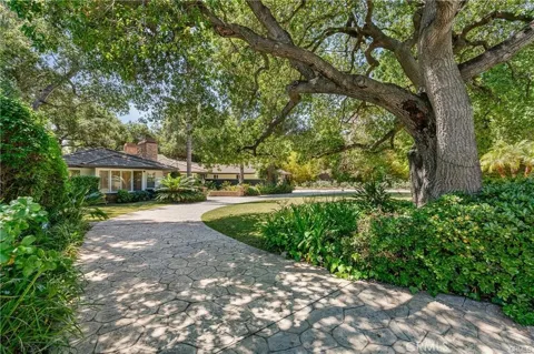 28 W Sycamore Avenue
