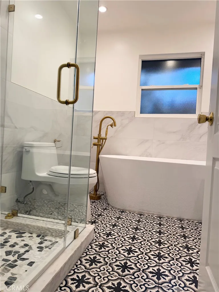 28 W Sycamore Avenue Arcadia, CA 91006