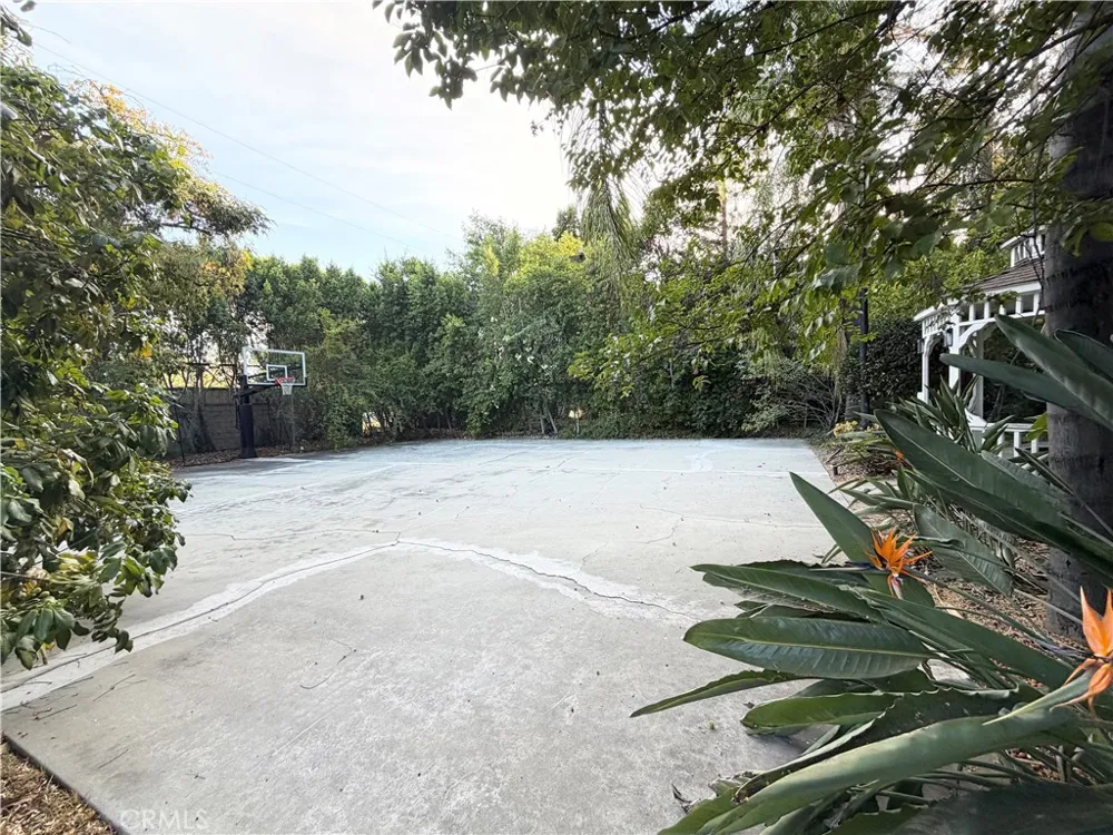 28 W Sycamore Avenue Arcadia, CA 91006