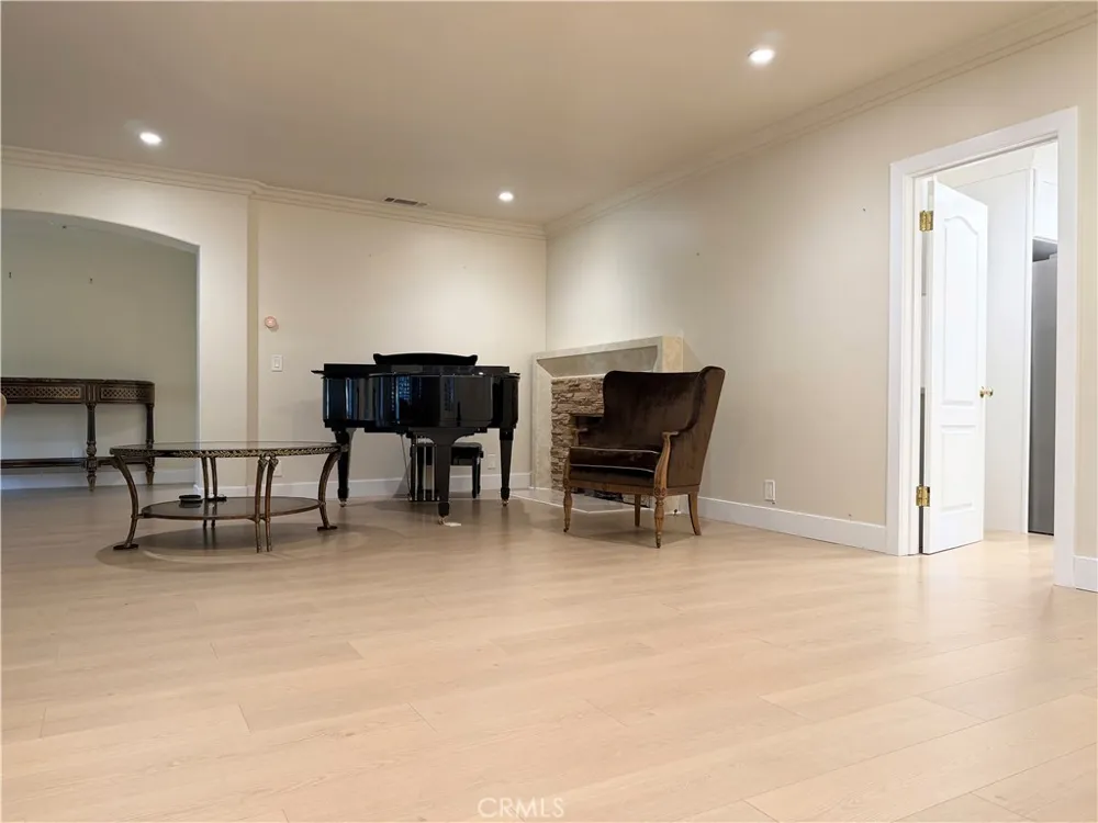 28 W Sycamore Avenue Arcadia, CA 91006