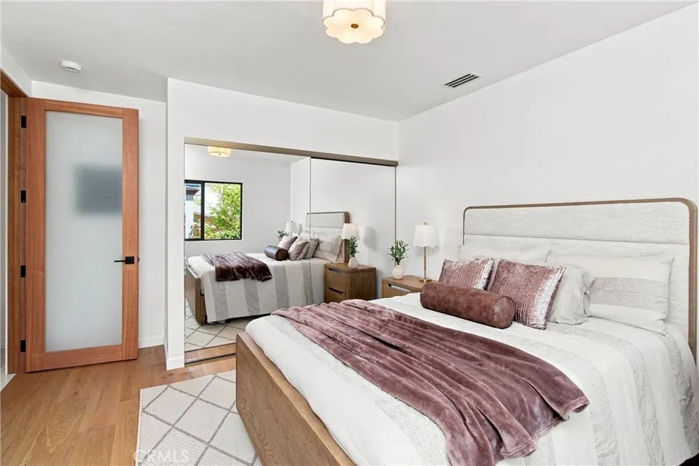556 Hawthorne Glendale, CA 91204