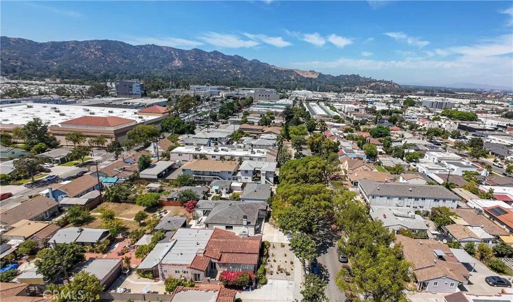 556 Hawthorne Glendale, CA 91204