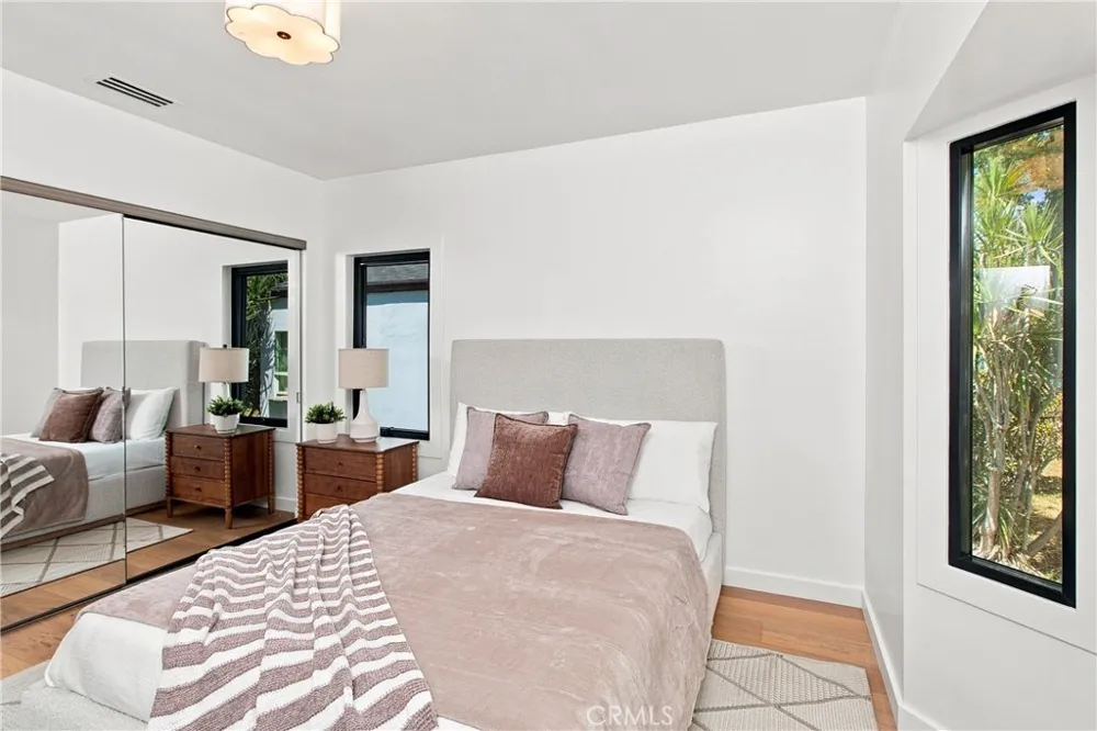 556 Hawthorne Glendale, CA 91204
