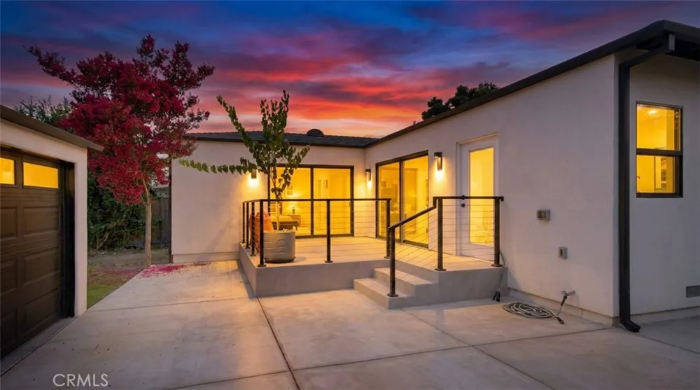 556 Hawthorne Glendale, CA 91204