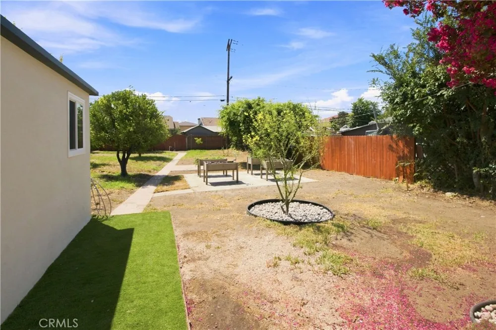 556 Hawthorne Glendale, CA 91204