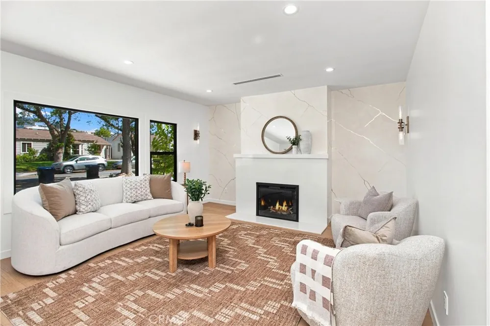 556 Hawthorne Glendale, CA 91204