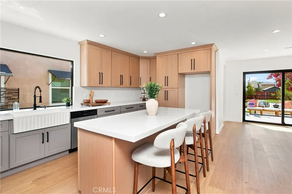 556 Hawthorne Glendale, CA 91204