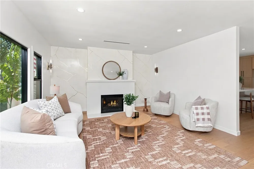 556 Hawthorne Glendale, CA 91204