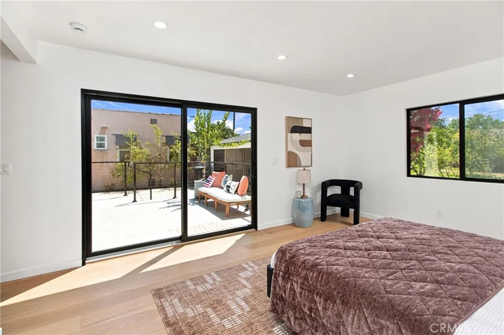 556 Hawthorne Glendale, CA 91204