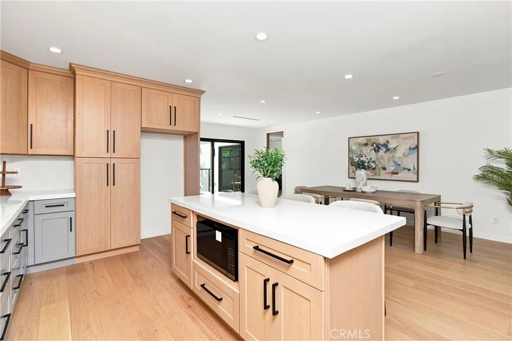 556 Hawthorne Glendale, CA 91204