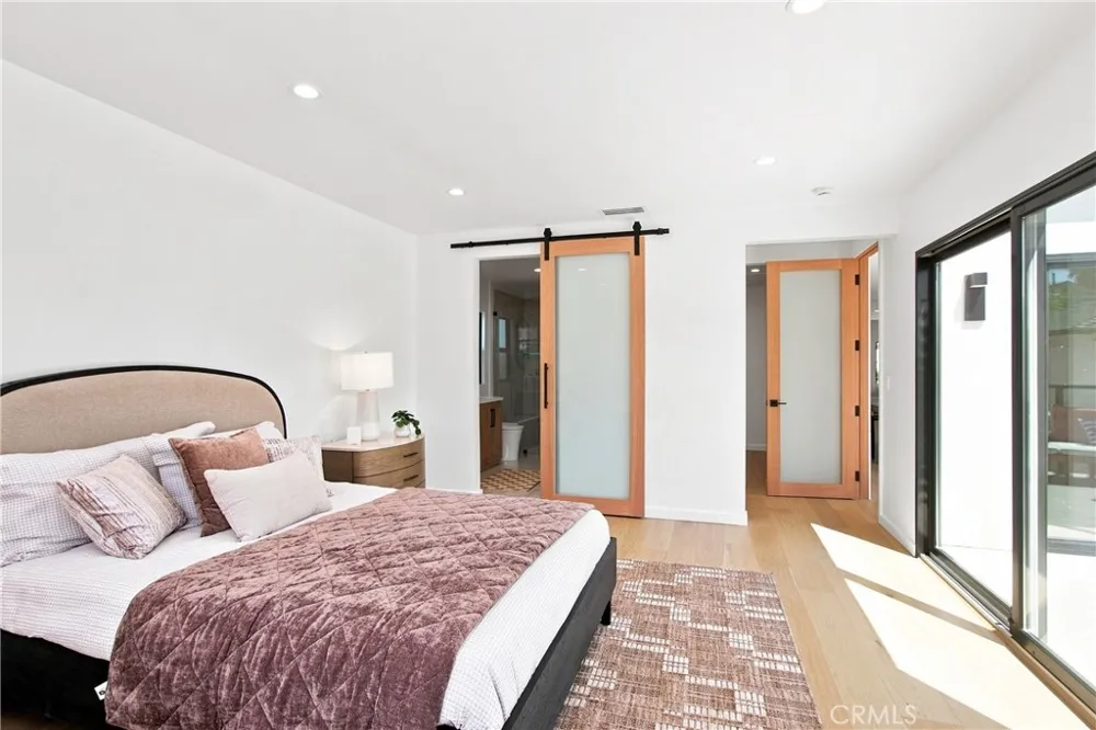 556 Hawthorne Glendale, CA 91204