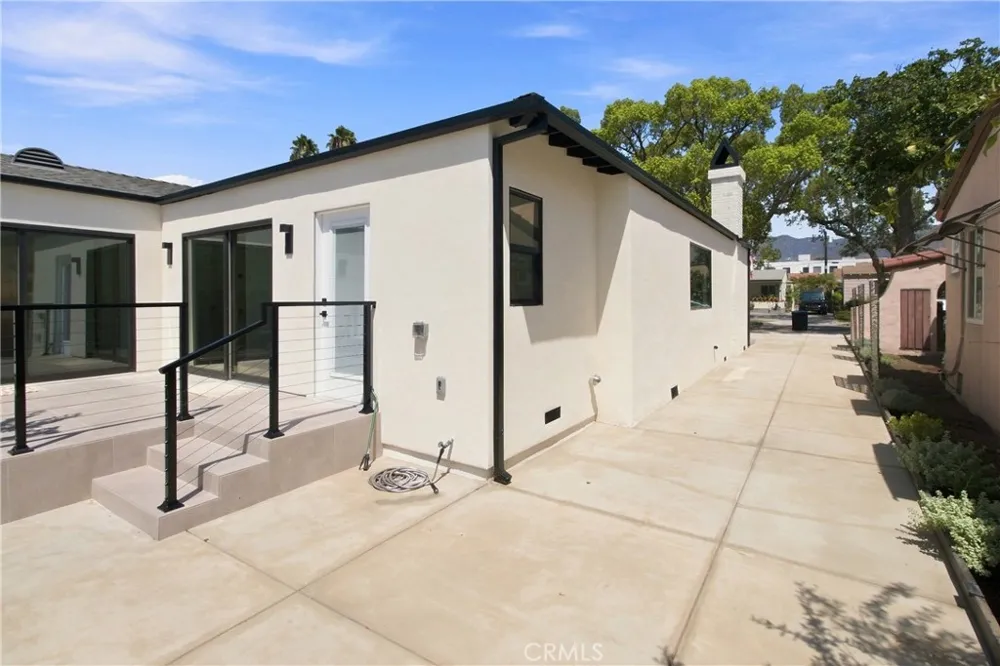 556 Hawthorne Glendale, CA 91204