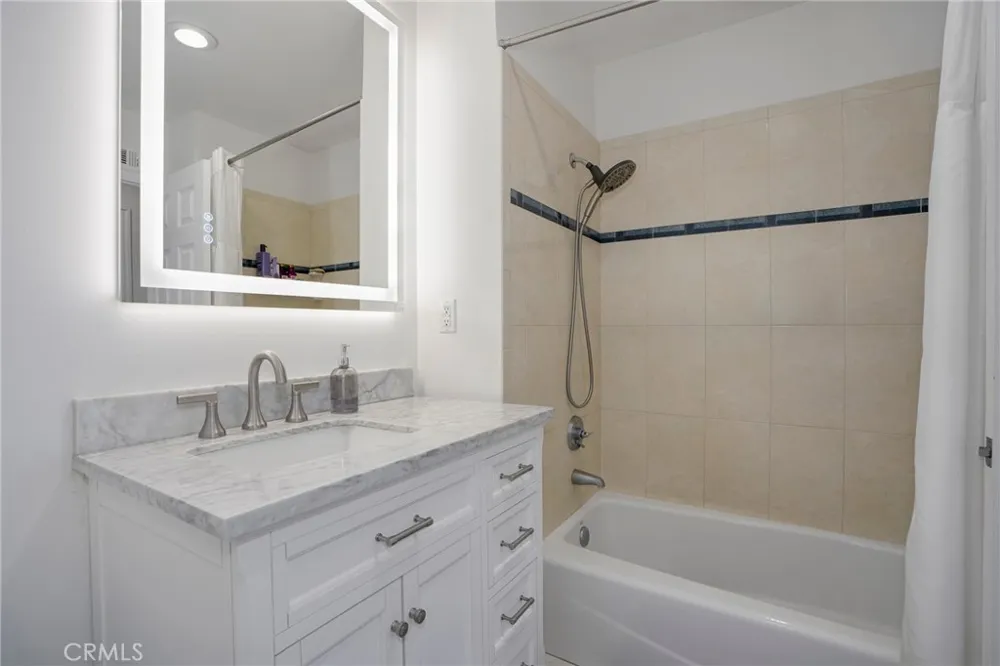 11852 Vanport Avenue Sylmar, CA 91342