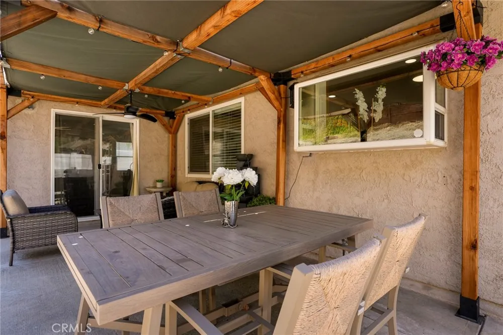 11852 Vanport Avenue Sylmar, CA 91342